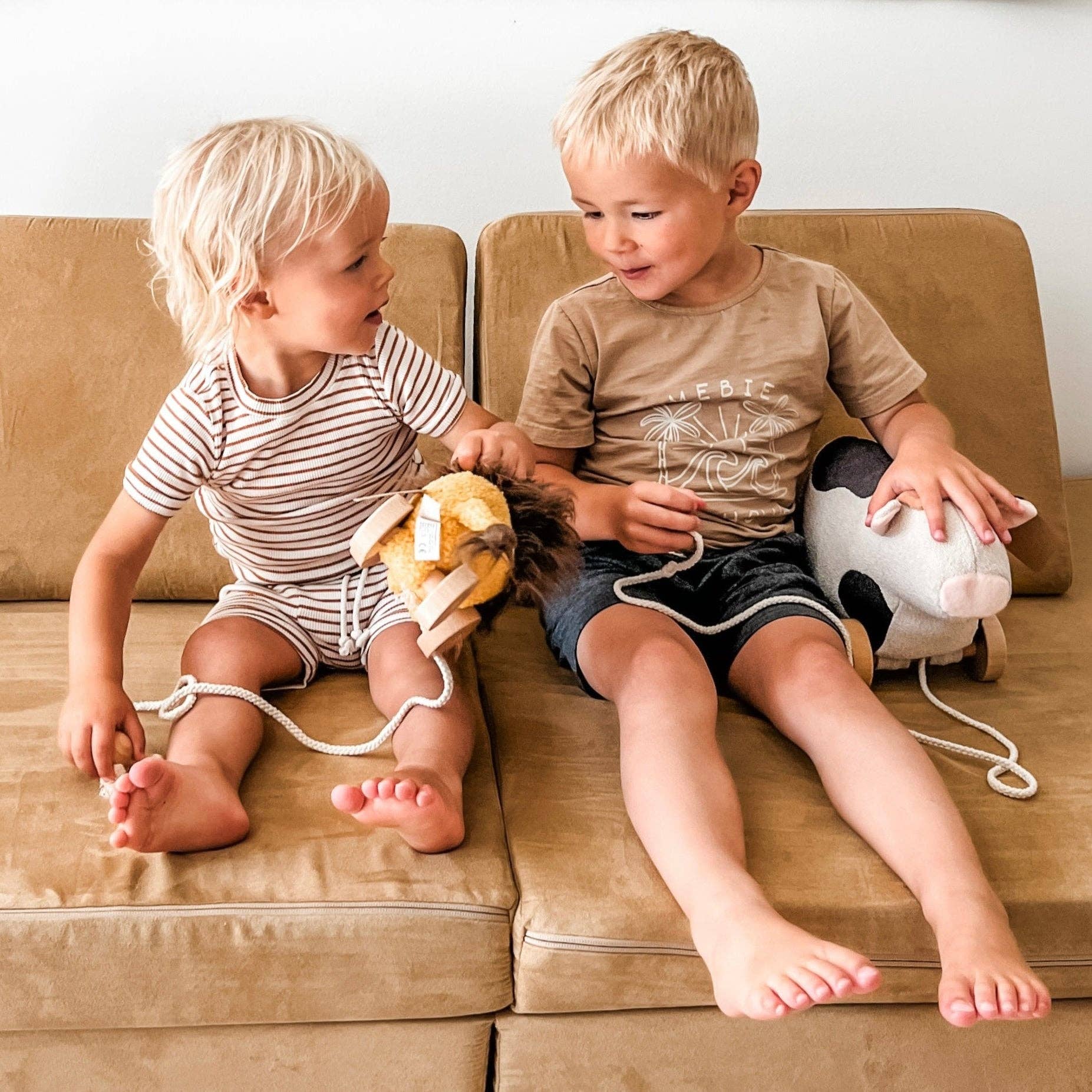 Willow Pull-along Cow