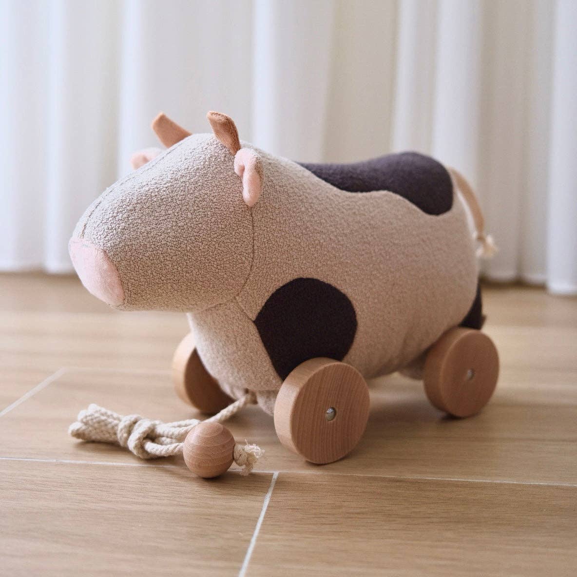 Willow Pull-along Cow