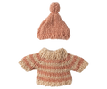 Knitted sweater and hat, Big sister mouse