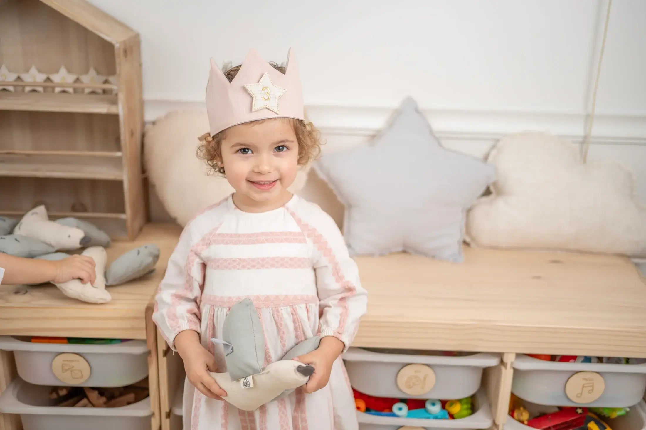 Linen Celebration Crown Pink