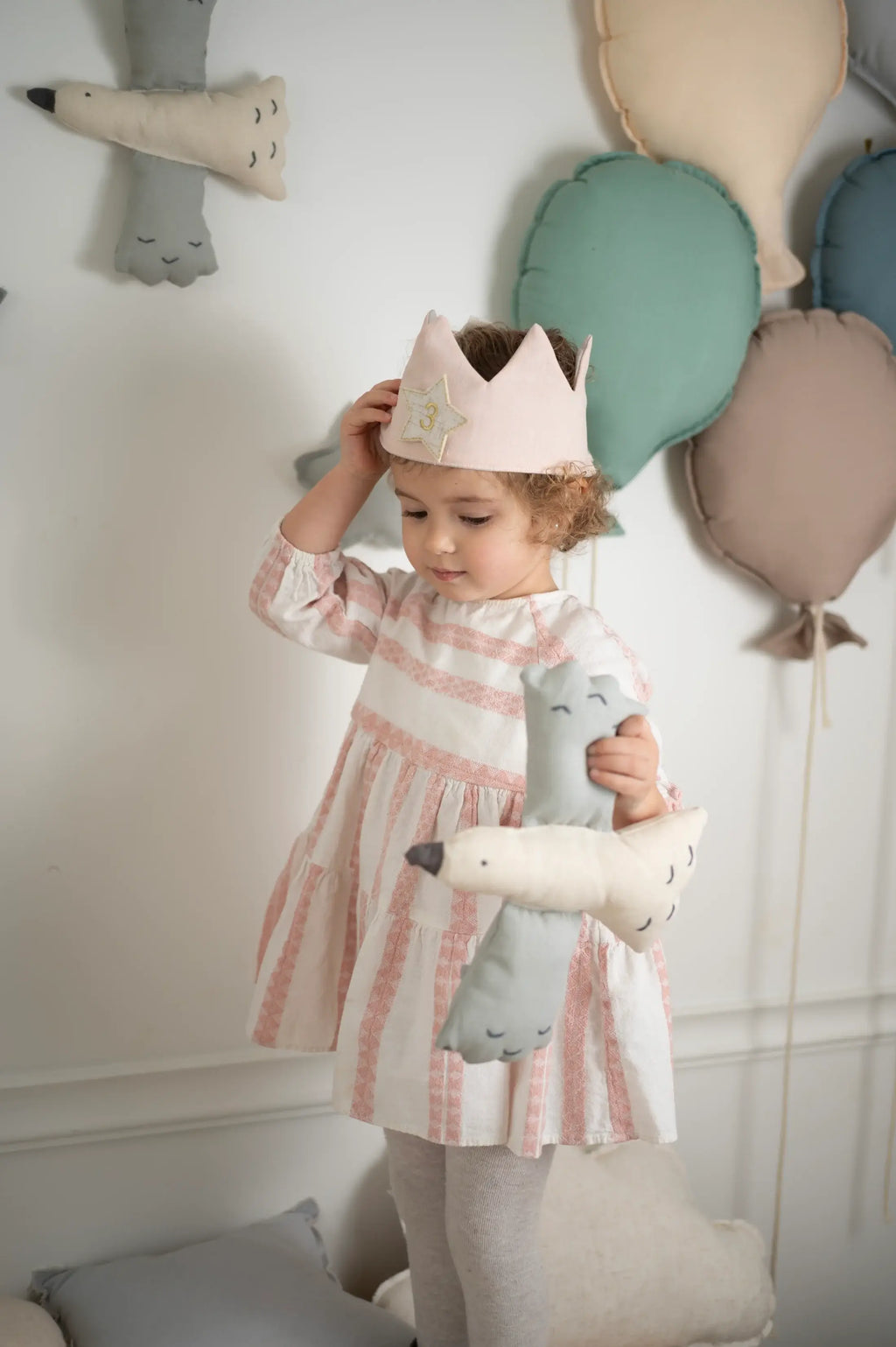 Linen Celebration Crown Pink