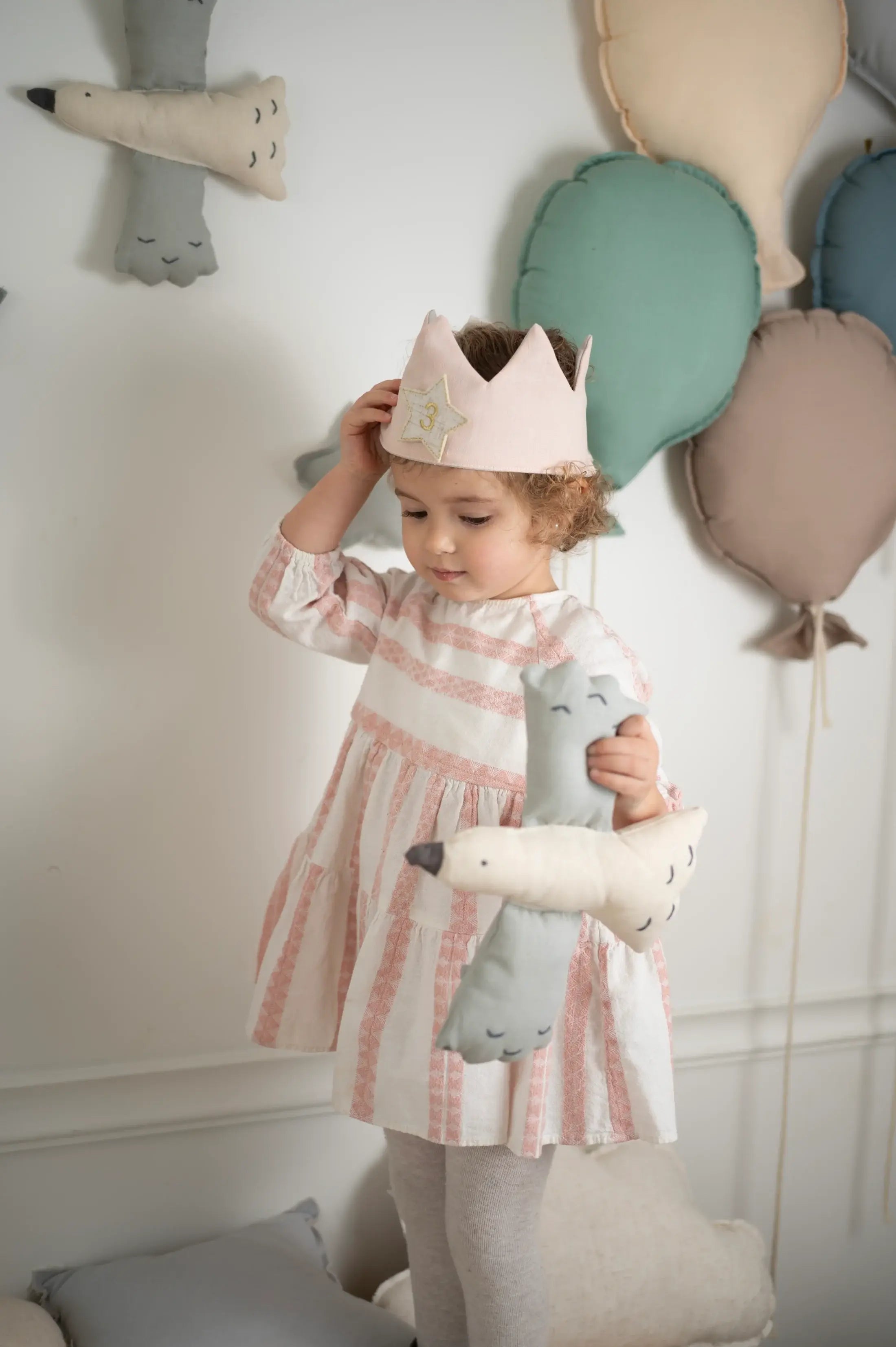 Linen Celebration Crown Pink