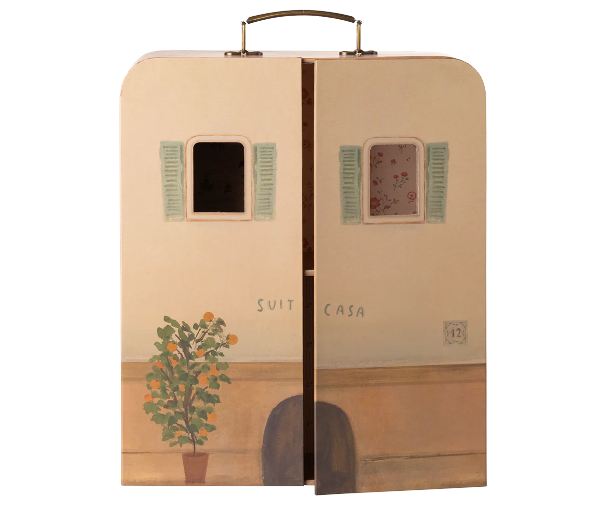 SuitCasa - for Little Sister and Brother Mouse