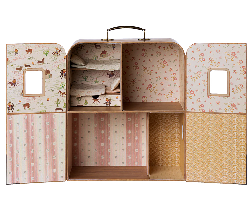 SuitCasa - for Little Sister and Brother Mouse